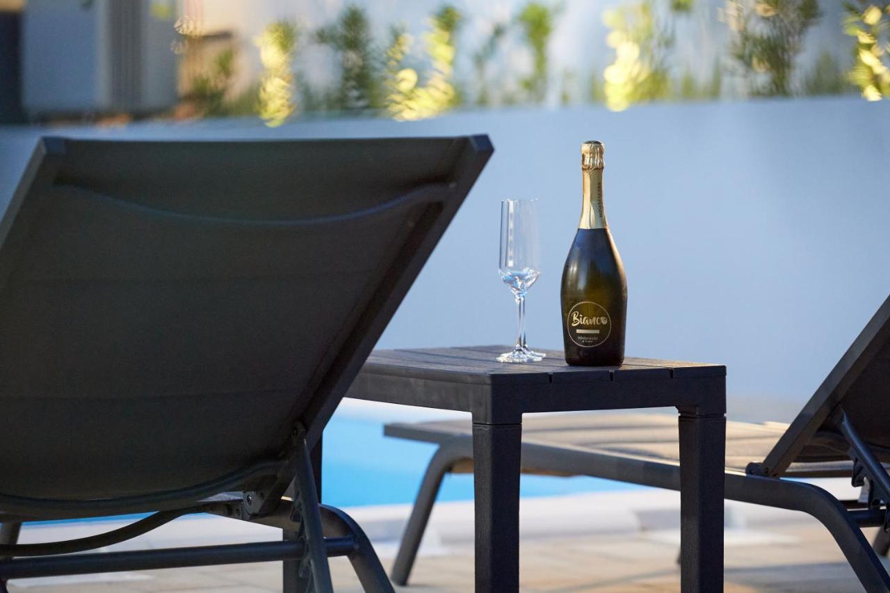 Nela & Sara - 2 Apartments With Heated Swimming Pool Seget Vranjica Εξωτερικό φωτογραφία